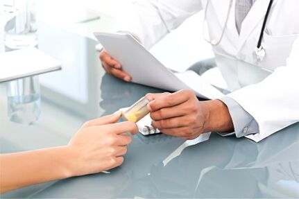 Prescrición dun medicamento antiparasitario por un especialista